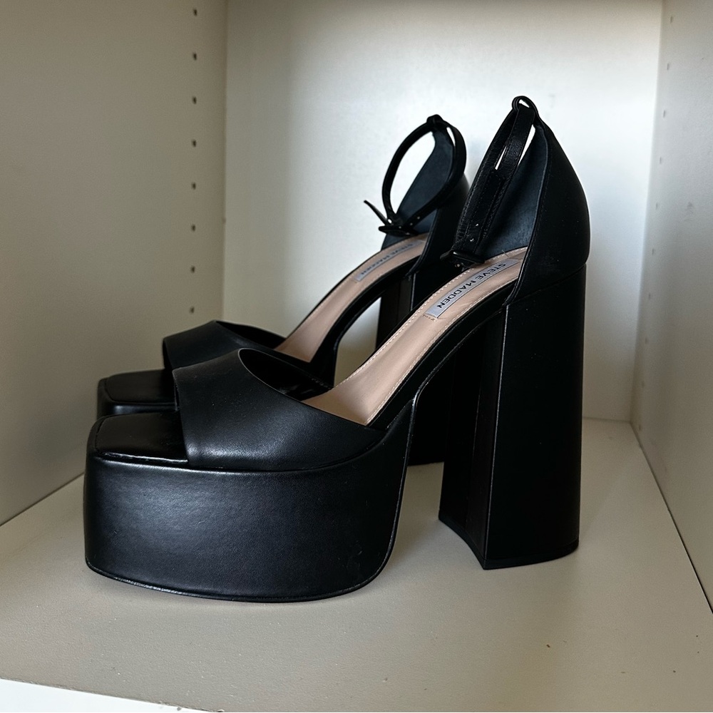 STEVE MADDEN PLATFORM HEELS